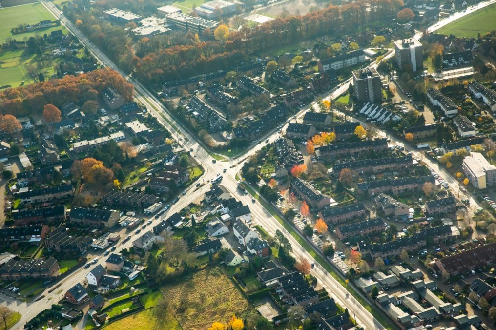 Luftbild Voerde (Niederrhein) - Verlauf der Straßenkreuzung Frankfurter Straße - Rhienstraße im Ortsteil Friedrichsfeld in Voerde (Niederrhein) im Bundesland Nordrhein-Westfalen