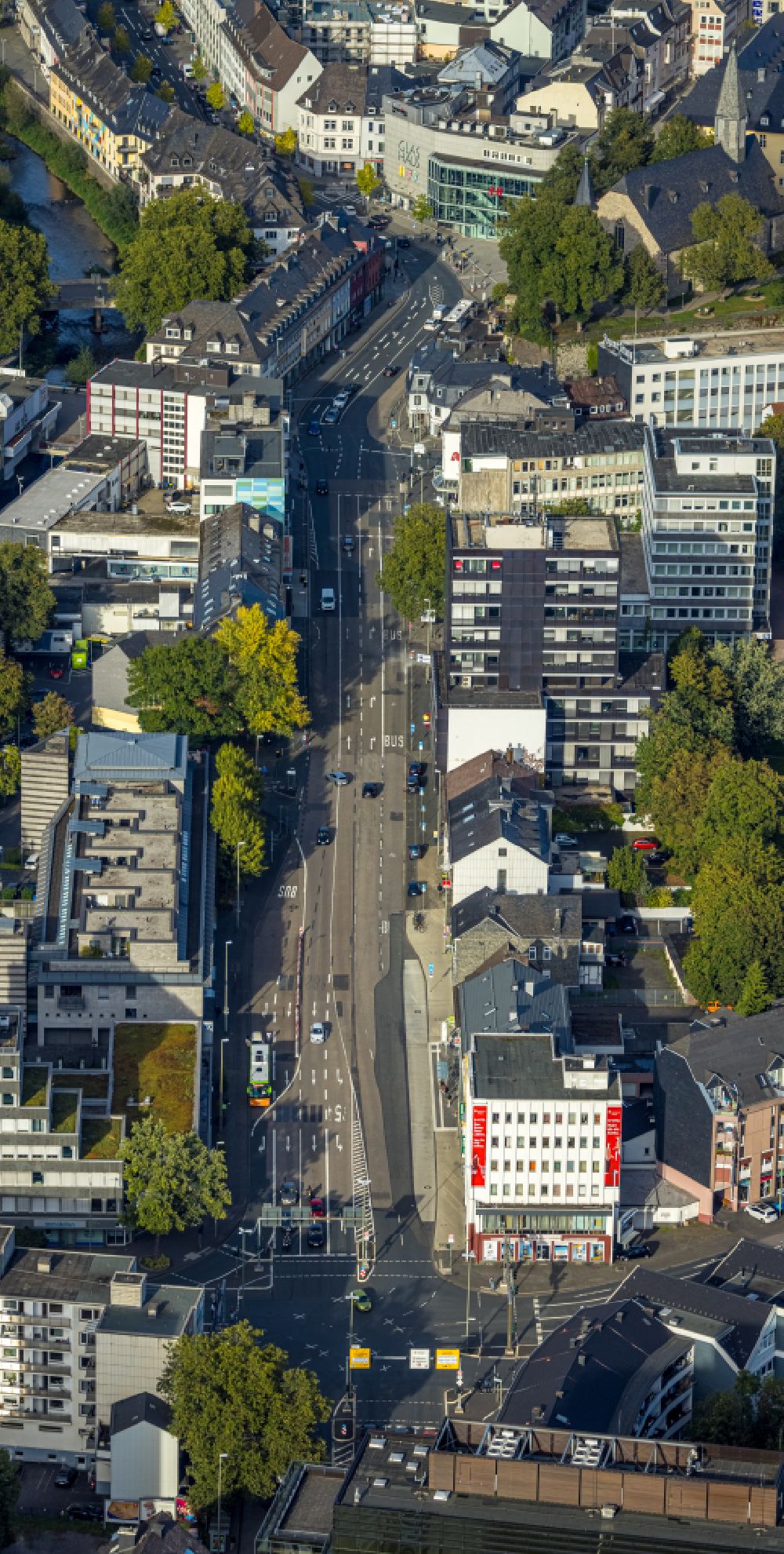Siegen aus der Vogelperspektive: Verlauf der Straßenkreuzung der Koblenzer Straße und Berliner Straße in Siegen im Bundesland Nordrhein-Westfalen