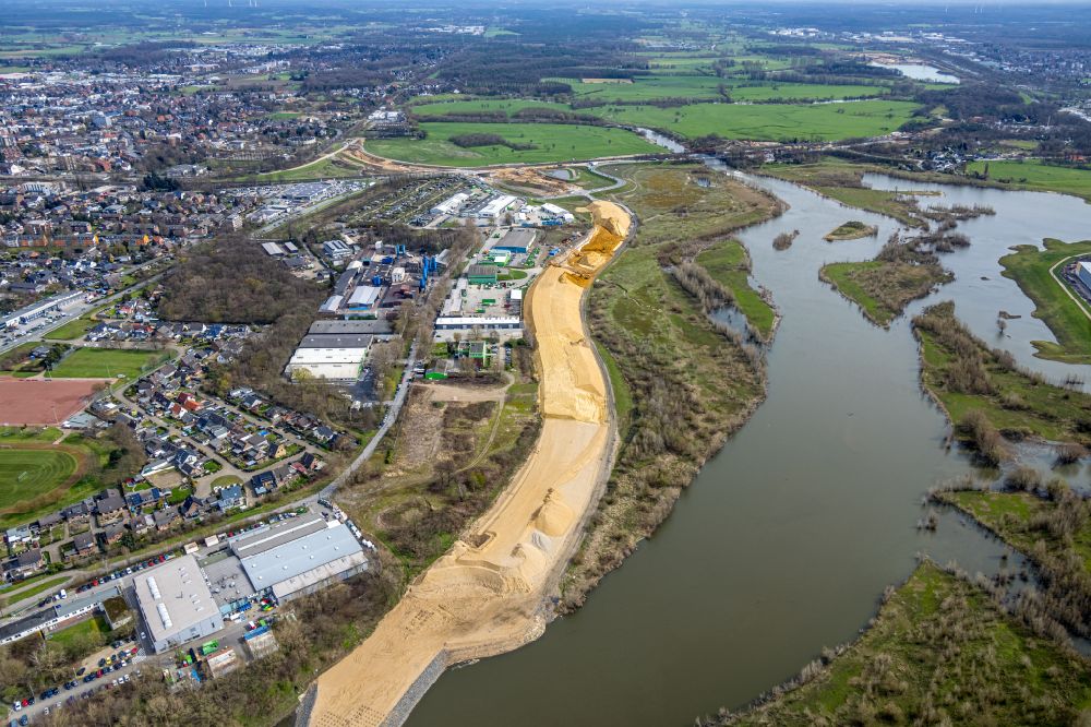 Luftbild Wesel - Verlegung der Uferbereiche entlang der Fluß- Mündung der Lippe in Wesel im Bundesland Nordrhein-Westfalen, Deutschland
