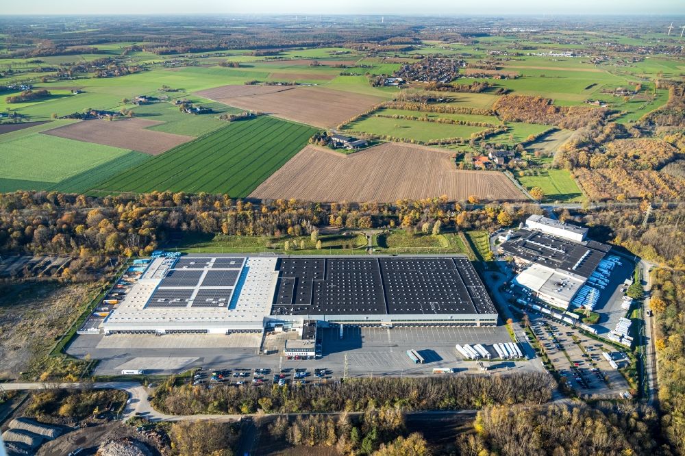 Luftaufnahme Kamp-Lintfort - Verteilzentrum auf dem Gelände der Lidl Vertriebs GmbH & Co. KG am Krummensteg in Kamp-Lintfort im Bundesland Nordrhein-Westfalen, Deutschland