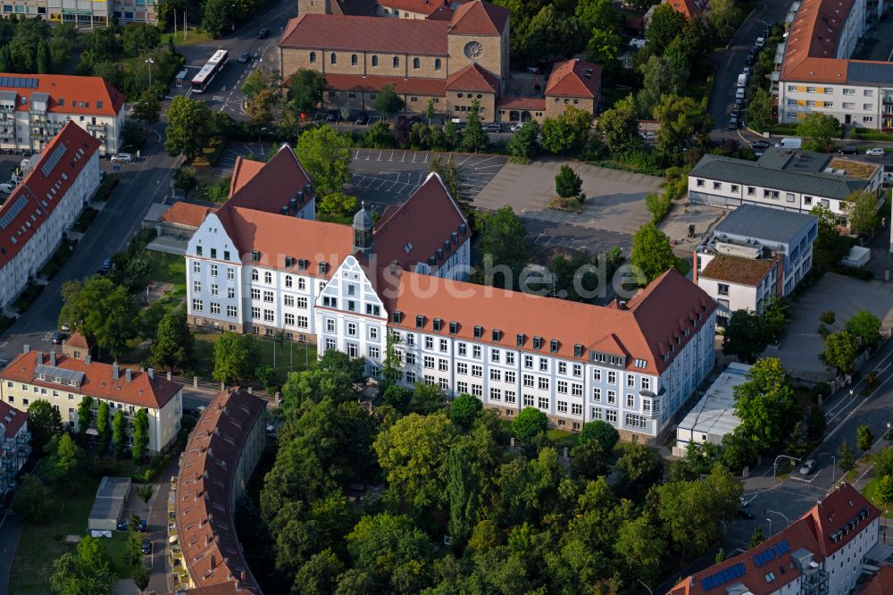 Würzburg aus der Vogelperspektive: Verwaltungsgebäude Landratsamt in Würzburg im Bundesland Bayern, Deutschland
