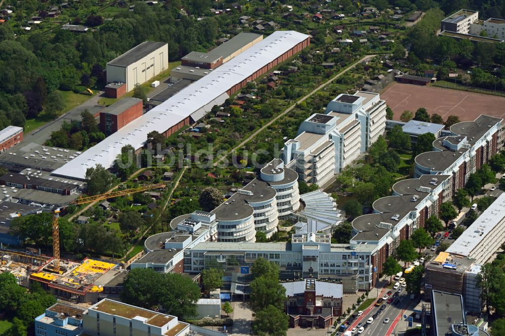 Luftbild Hamburg - Verwaltungsgebäude des Versicherungs- Unternehmens Techniker Krankenkasse (TK) im Ortsteil Barmbek in Hamburg, Deutschland