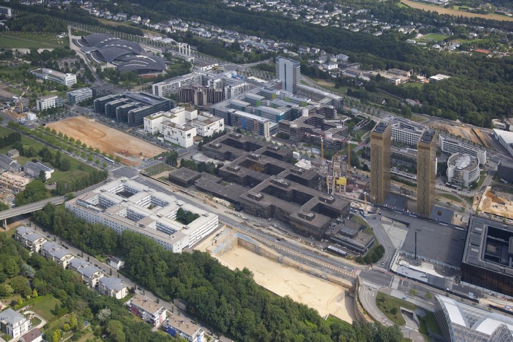 Luftaufnahme Luxemburg - Verwaltungsgebäude der der Europäischen Kommission im Ortsteil Kirchberg in Luxemburg in Distrikt Luxemburg, Luxemburg