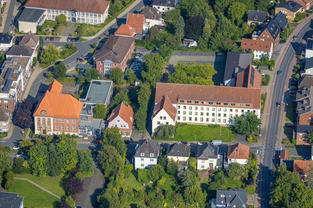 Luftbild Beckum - Verwaltungsgebäude Finanzamt in Beckum im Bundesland Nordrhein-Westfalen, Deutschland