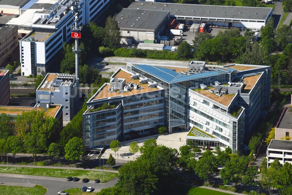Eschborn von oben - Verwaltungsgebäude des Finanzdienstleistungs- Unternehmens VR Smart Finanz AG in Eschborn im Bundesland Hessen, Deutschland