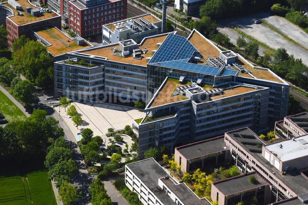Luftaufnahme Eschborn - Verwaltungsgebäude des Finanzdienstleistungs- Unternehmens VR Smart Finanz AG in Eschborn im Bundesland Hessen, Deutschland