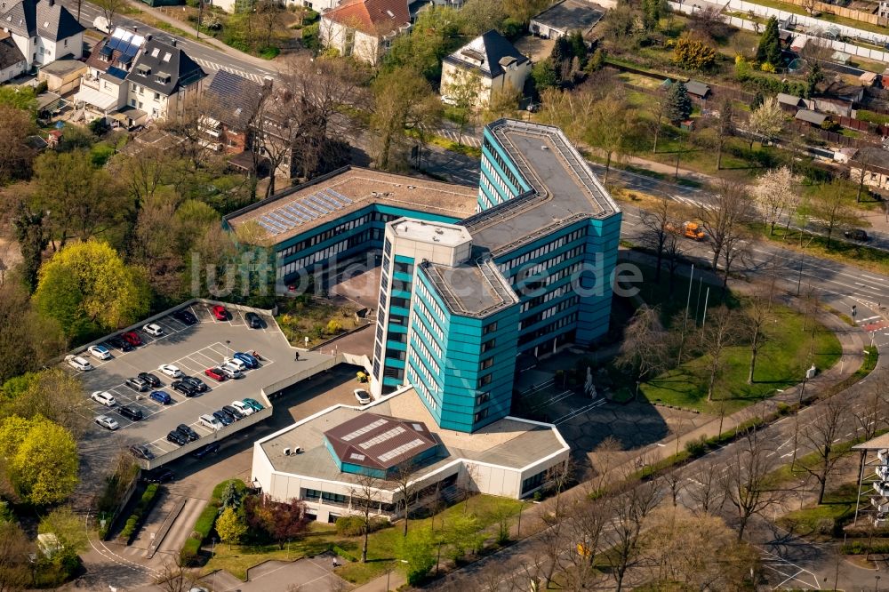 Luftbild Marl - Verwaltungsgebäude der staatlichen Behörde Finanzamt in Marl im Bundesland Nordrhein-Westfalen, Deutschland