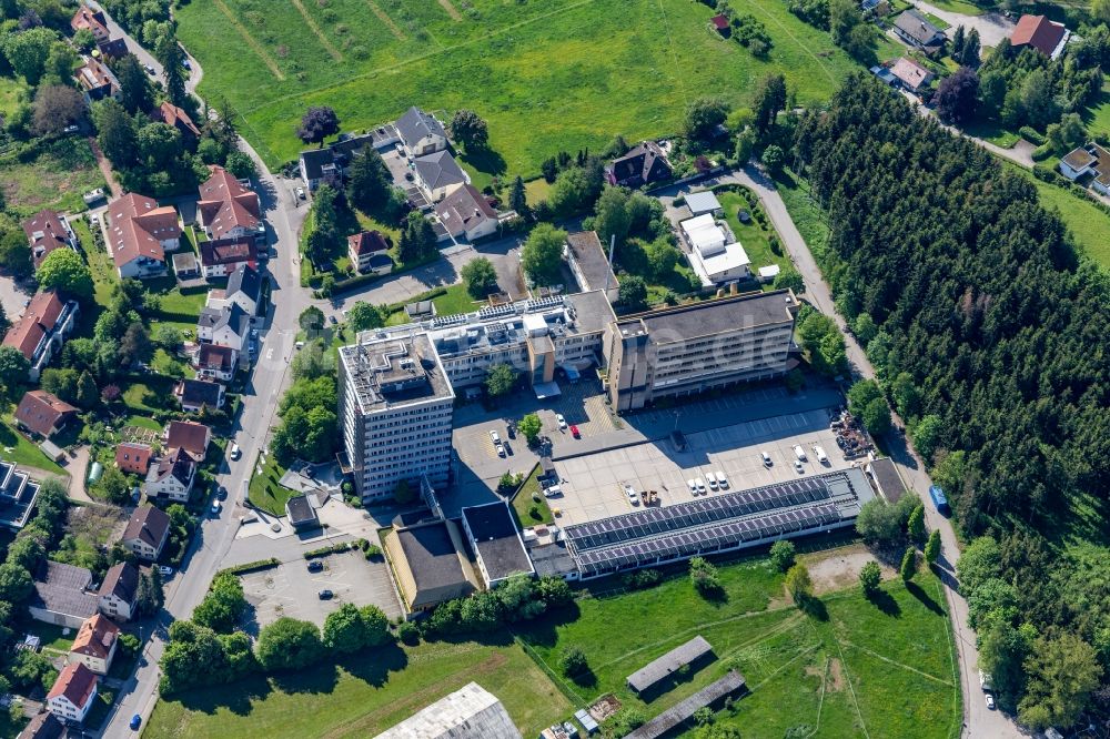 Luftaufnahme Rottweil - Verwaltungsgebäude der staatlichen Behörde Jobcenter Landkreis Rottweil in Rottweil im Bundesland Baden-Württemberg, Deutschland