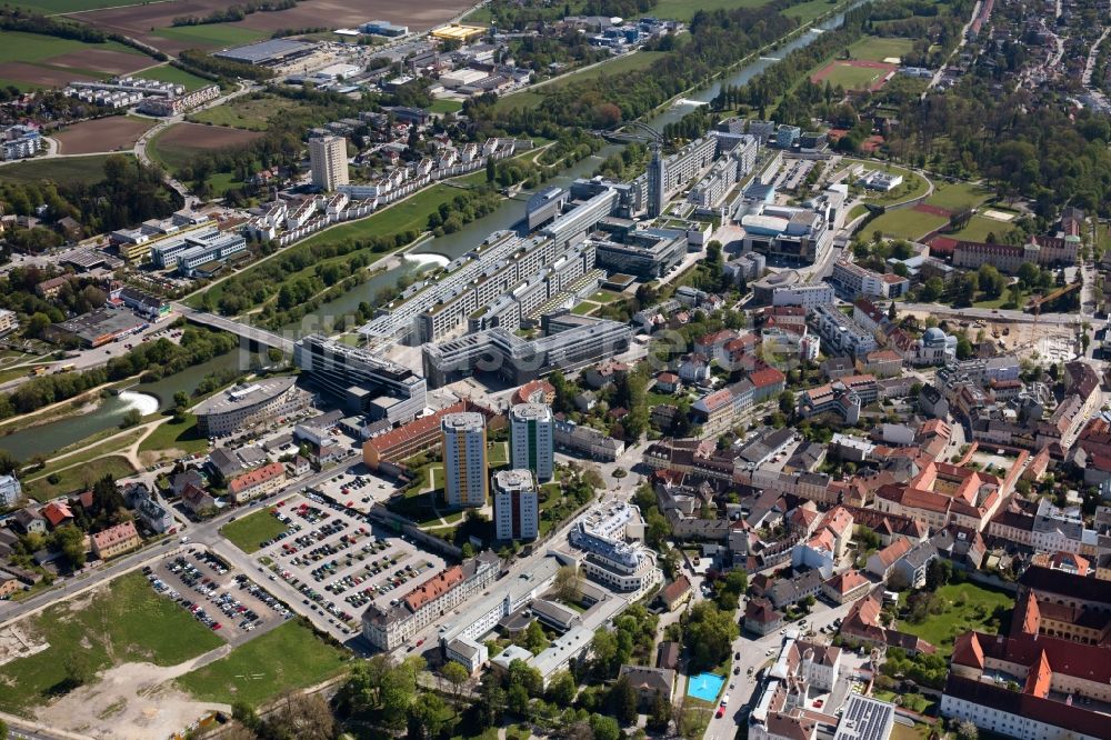 Luftbild Sankt Pölten - Verwaltungsgebäude der staatlichen Behörde der Niederösterreichischen Landesregierung in Sankt Pölten in Niederösterreich, Österreich