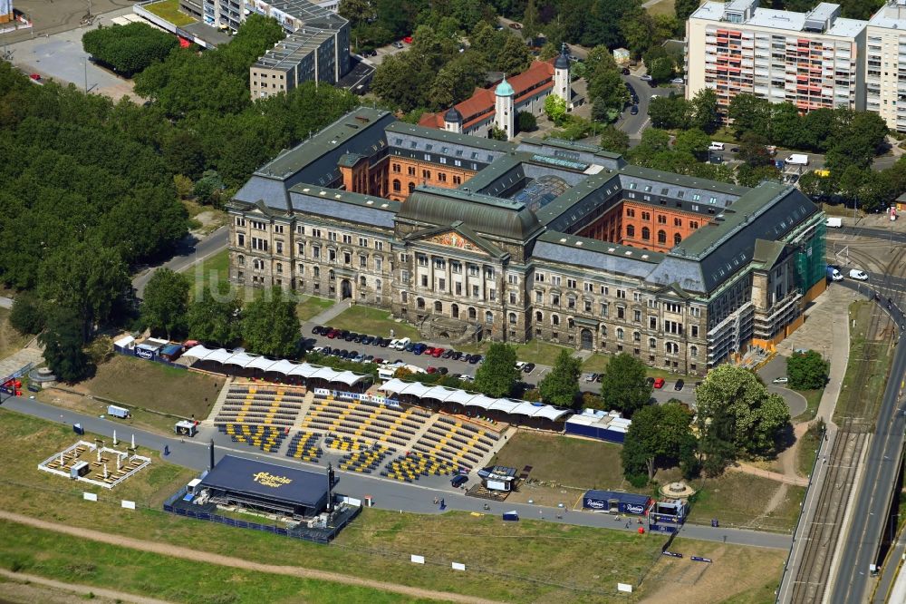 Luftbild Dresden - Verwaltungsgebäude der staatlichen Behörde Sächsisches Staatsministerium für Kultus in Dresden im Bundesland Sachsen