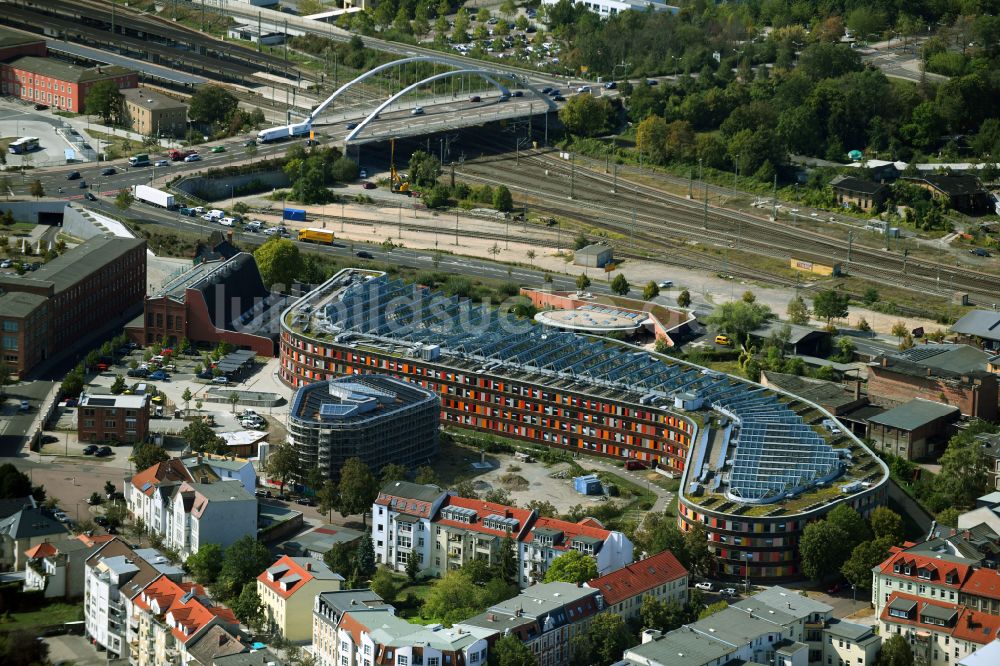 Luftaufnahme Dessau - Verwaltungsgebäude der staatlichen Behörde UBA Umweltbundesamt in Dessau im Bundesland Sachsen-Anhalt, Deutschland