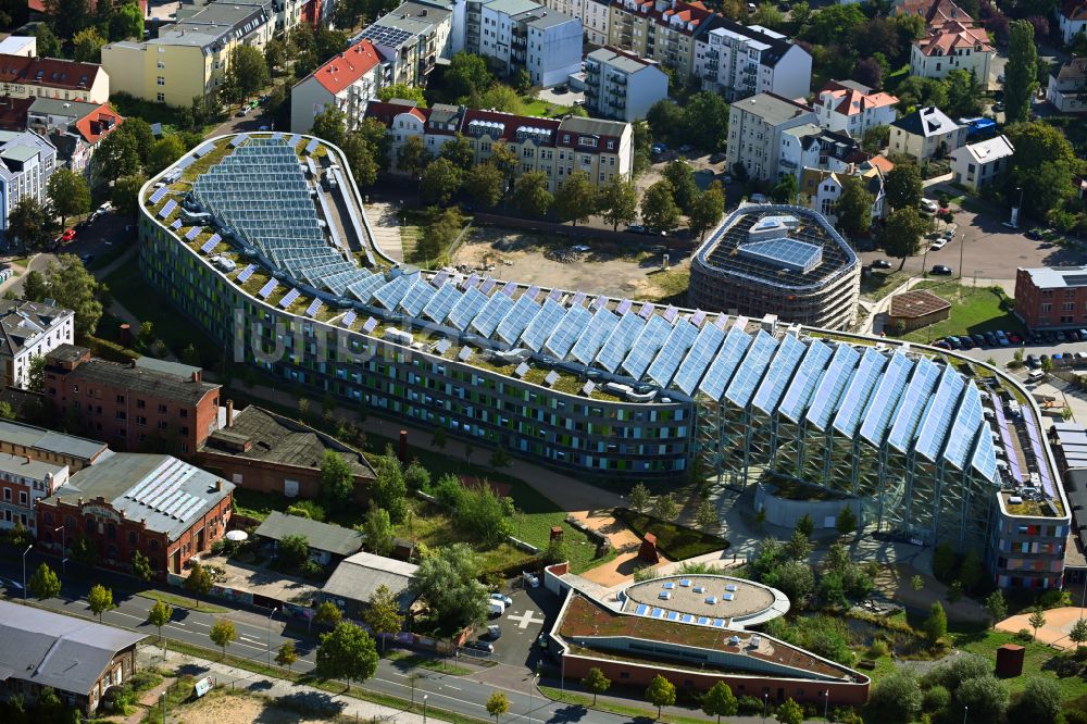 Dessau von oben - Verwaltungsgebäude der staatlichen Behörde UBA Umweltbundesamt in Dessau im Bundesland Sachsen-Anhalt, Deutschland