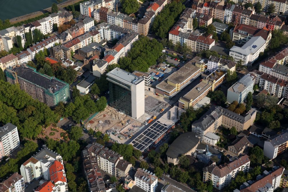 Mainz von oben - Verwaltungsgebäude der Stadtwerke im Bezirk Neustadt in Mainz im Bundesland Rheinland-Pfalz