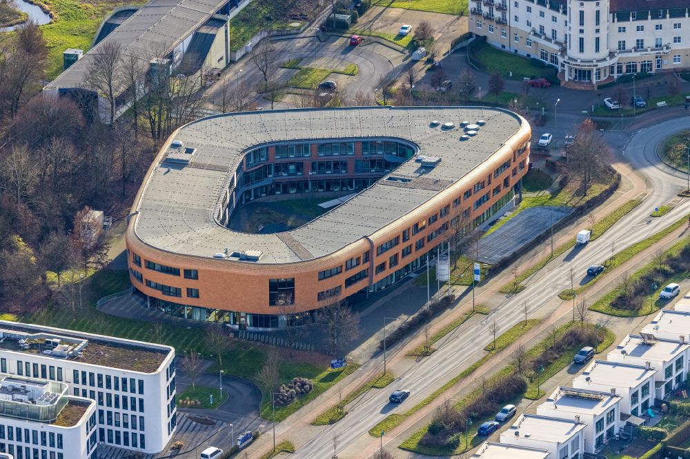 Luftbild Duisburg - Verwaltungsgebäude des Unternehmens Infineon Technologies AG und Intel Deutschland im Ortsteil Duisburg Süd in Duisburg im Bundesland Nordrhein-Westfalen