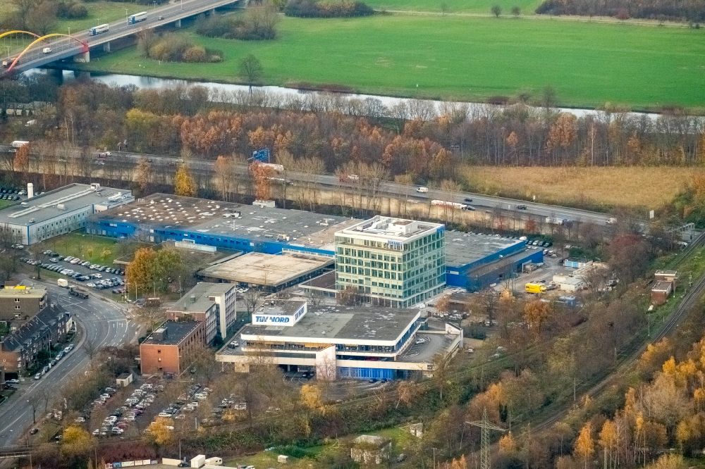 Duisburg von oben - Verwaltungsgebäude des Unternehmens KROHNE Messtechnik GmbH am TÜV Ludwig-Krohne-Straße im Ortsteil Duissern in Duisburg im Bundesland Nordrhein-Westfalen