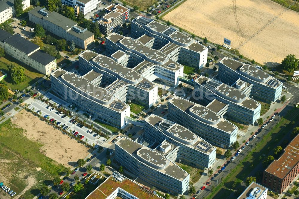 Berlin von oben - Verwaltungsgebäude des Versicherungs- Unternehmens Allianz Campus Berlin im Ortsteil Adlershof in Berlin, Deutschland