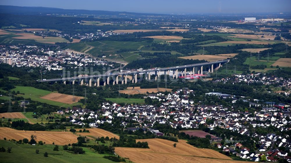 Luftaufnahme Bad Neuenahr-Ahrweiler - Viadukt Autobahnbrücke der BAB A61 - Ahrtalbrücke in Bad Neuenahr-Ahrweiler im Bundesland Rheinland-Pfalz, Deutschland