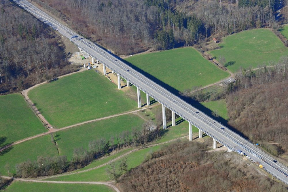 Luftbild Rheinfelden (Baden) - Viadukt Autobahnbrücke der BAB A98 - Dultenaugrabenbrücke in Rheinfelden (Baden) im Bundesland Baden-Württemberg, Deutschland