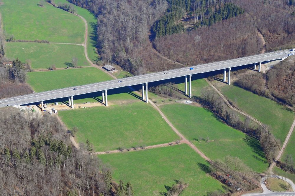 Rheinfelden (Baden) aus der Vogelperspektive: Viadukt Autobahnbrücke der BAB A98 - Dultenaugrabenbrücke in Rheinfelden (Baden) im Bundesland Baden-Württemberg, Deutschland