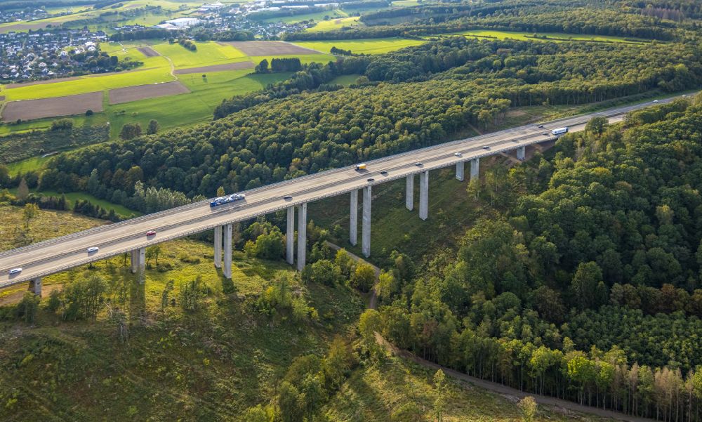 Luftaufnahme Freudenberg - Viadukt Autobahnbrücke der BAB A45 Talbrücke Büschergrund in Freudenberg im Bundesland Nordrhein-Westfalen, Deutschland