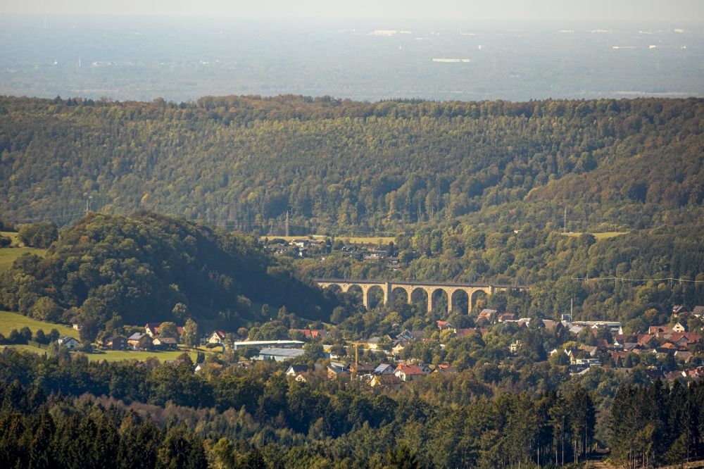 Luftbild Altenbeken - Viadukt des Bahn- Brückenbauwerk in Altenbeken im Bundesland Nordrhein-Westfalen, Deutschland