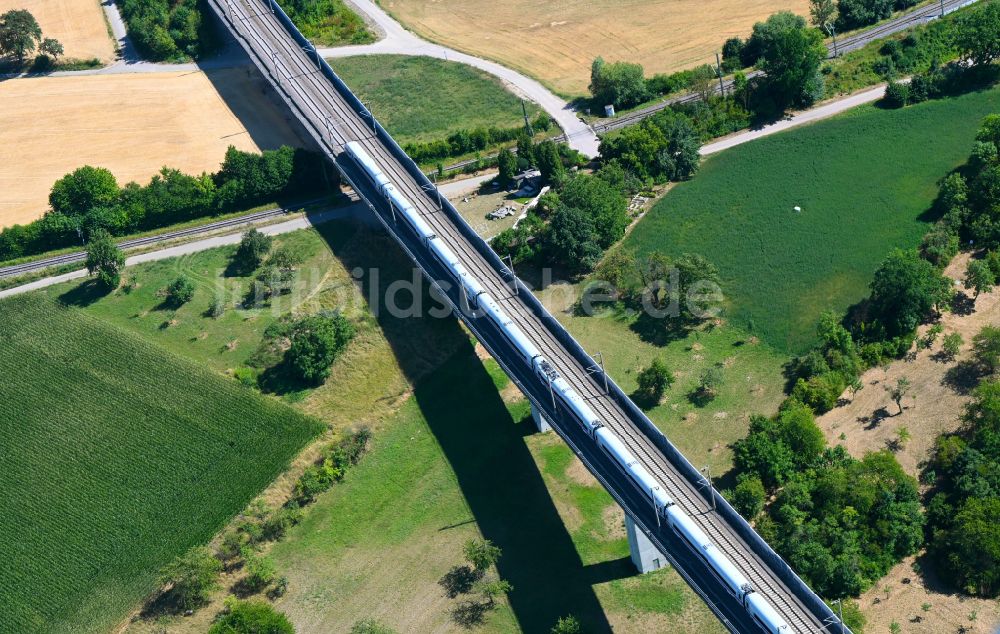 Bretten von oben - Viadukt des Bahn- Brückenbauwerk in Bretten im Bundesland Baden-Württemberg, Deutschland