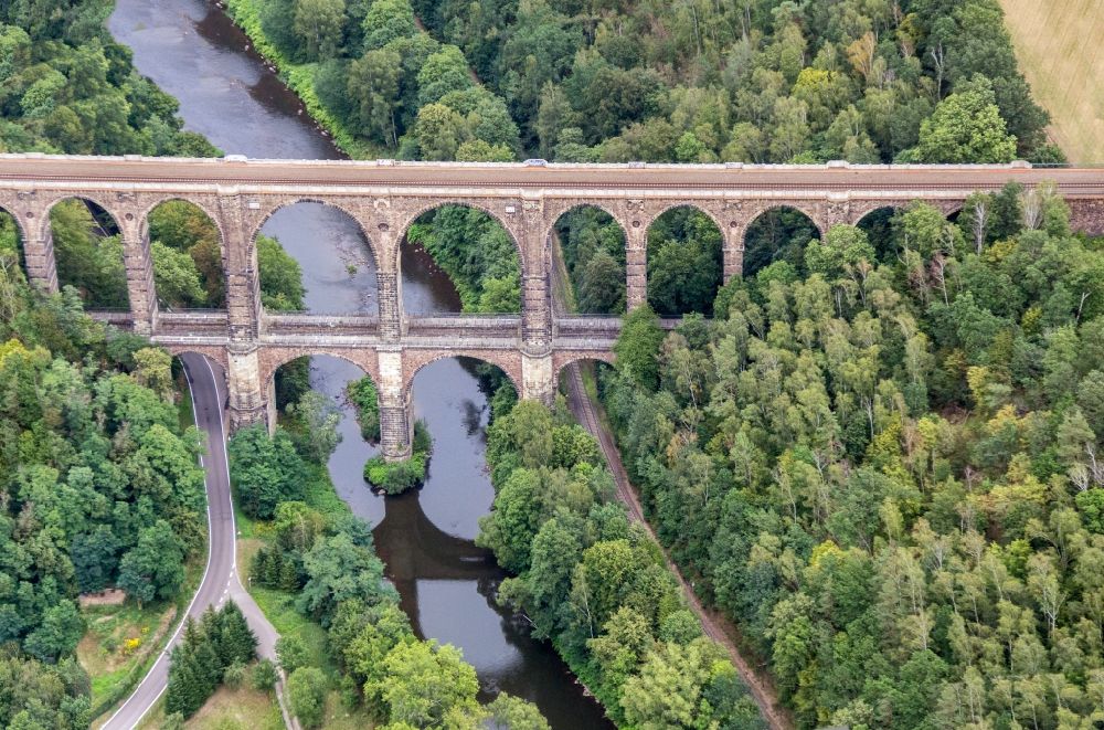 Luftbild Göhren - Viadukt des Bahn- Brückenbauwerk in Göhren im Bundesland Sachsen, Deutschland