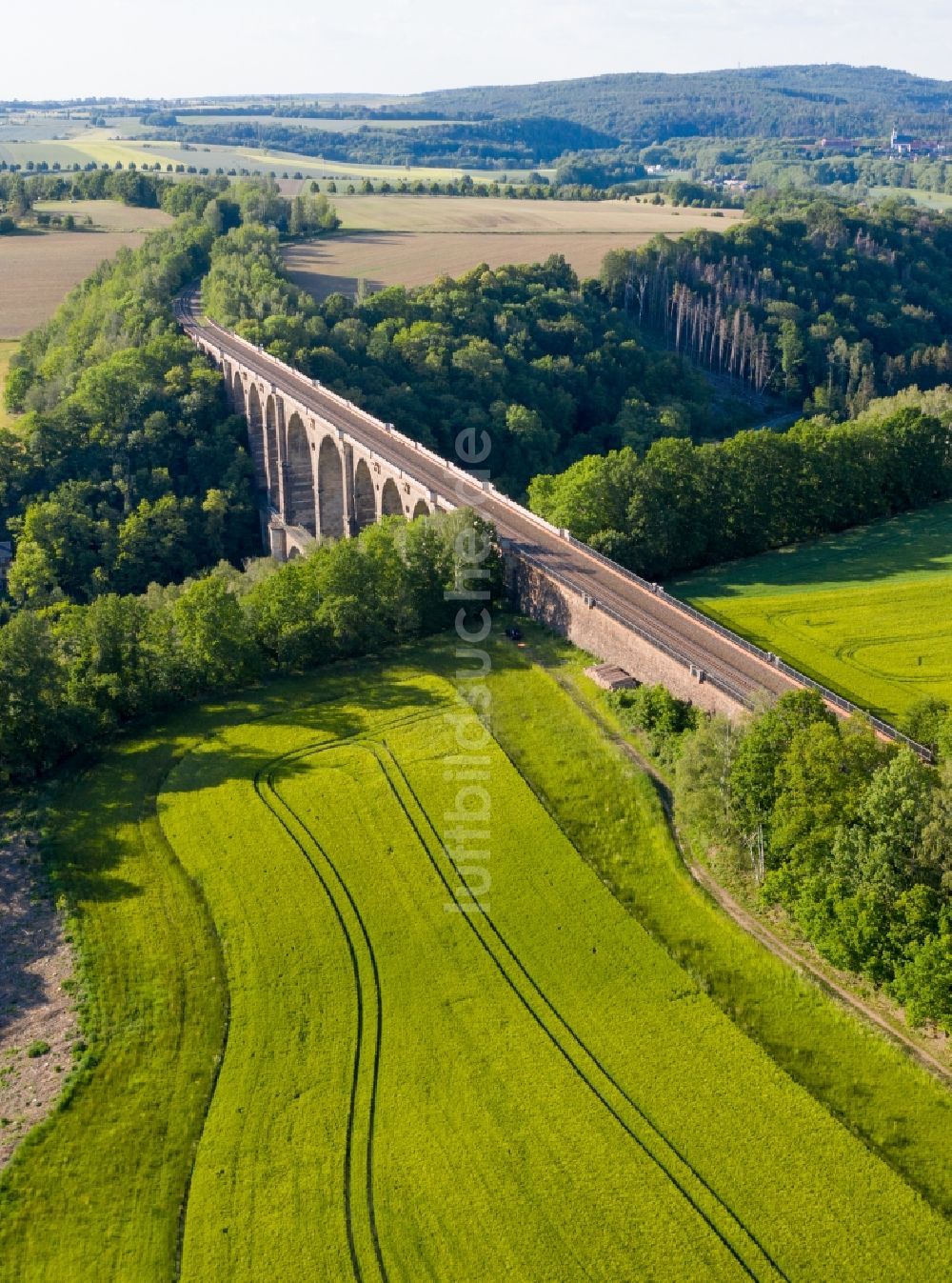 Göhren von oben - Viadukt des Bahn- Brückenbauwerk in Göhren im Bundesland Sachsen, Deutschland