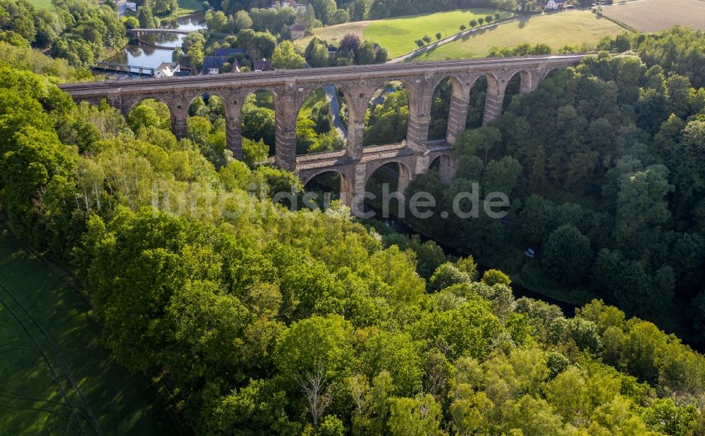 Luftbild Göhren - Viadukt des Bahn- Brückenbauwerk in Göhren im Bundesland Sachsen, Deutschland