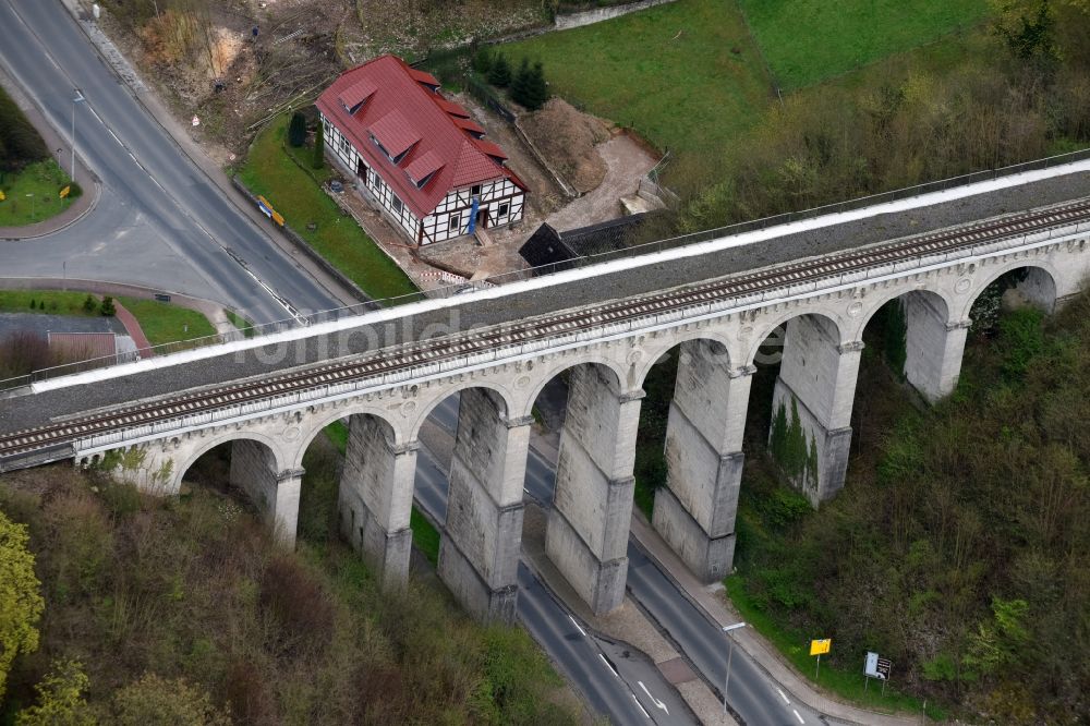 Greene von oben - Viadukt des Bahn- Brückenbauwerk in Greene im Bundesland Niedersachsen
