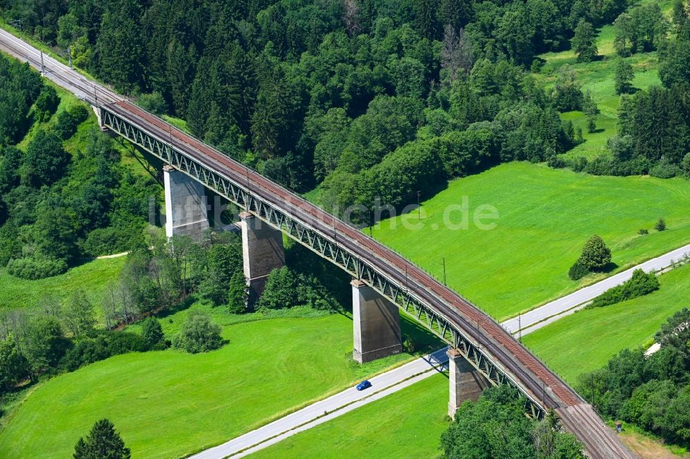 Luftaufnahme Labermühle - Viadukt des Bahn- Brückenbauwerk in Labermühle im Bundesland Bayern, Deutschland