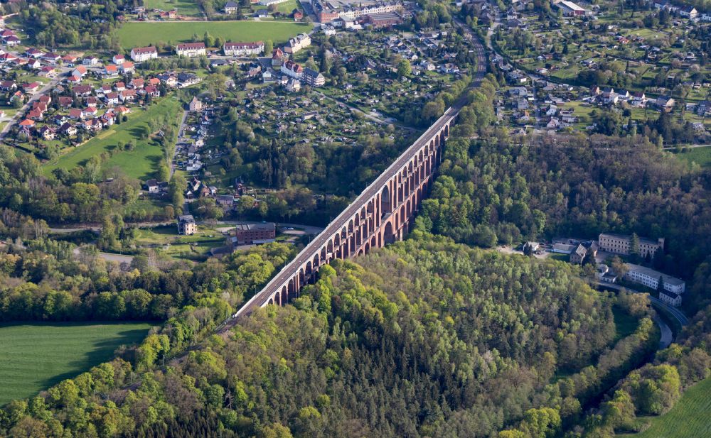Luftbild Netzschkau - Viadukt des Bahn- Brückenbauwerk in Netzschkau im Bundesland Sachsen, Deutschland