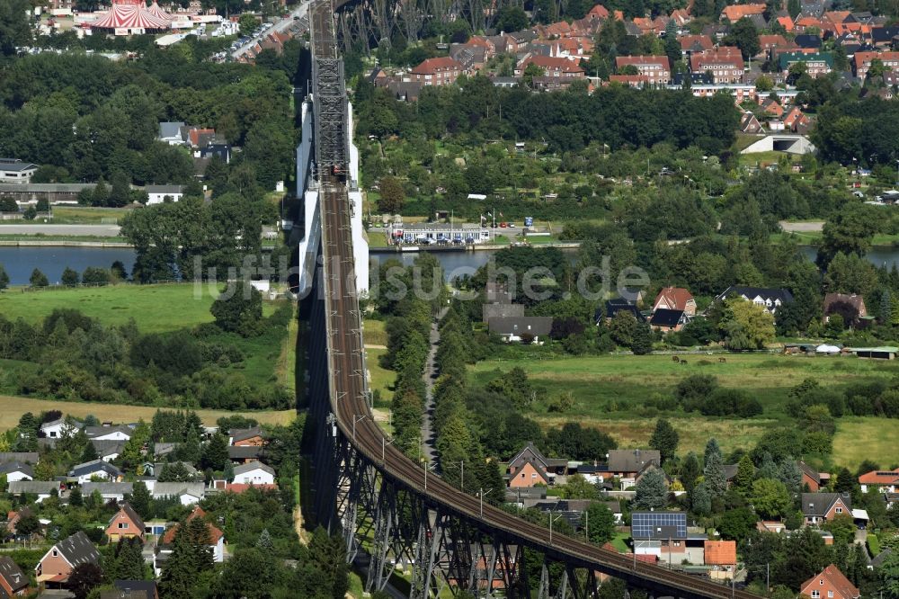 Osterrönfeld aus der Vogelperspektive: Viadukt des Bahn- Brückenbauwerk in Osterrönfeld im Bundesland Schleswig-Holstein
