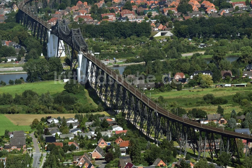 Osterrönfeld von oben - Viadukt des Bahn- Brückenbauwerk in Osterrönfeld im Bundesland Schleswig-Holstein