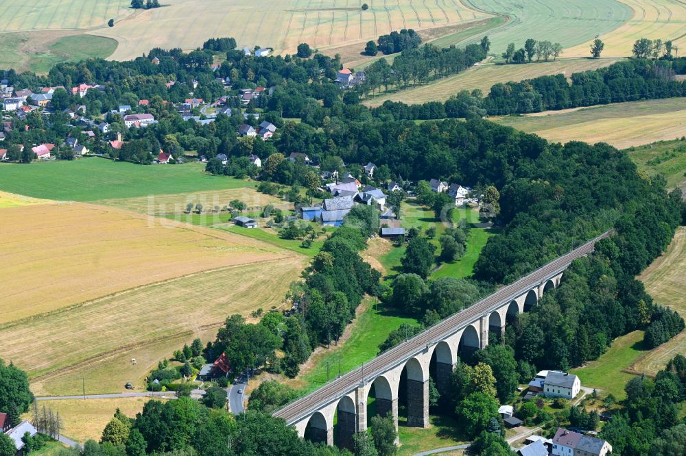 Luftaufnahme Oberschöna - Viadukt des Bahn- Brückenbauwerk Wegefarther Viadukt in Oberschöna im Bundesland Sachsen, Deutschland