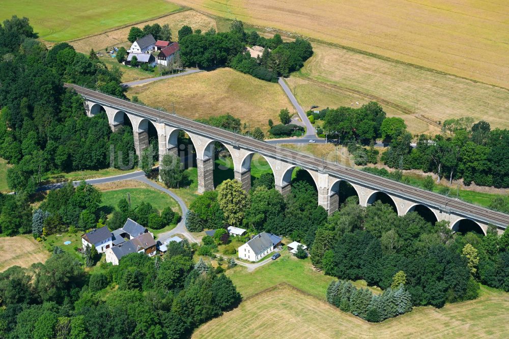 Luftaufnahme Oberschöna - Viadukt des Bahn- Brückenbauwerk Wegefarther Viadukt in Oberschöna im Bundesland Sachsen, Deutschland