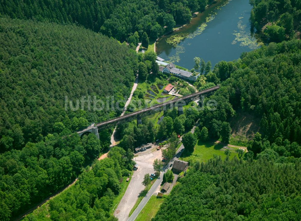 Ramsen von oben - Viadukt des Bahn- Brückenbauwerk in Ramsen im Bundesland Rheinland-Pfalz, Deutschland