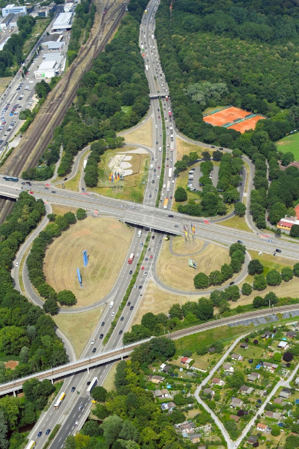 Luftaufnahme Karlsruhe - Viadukt der Schnellstraße Ettlinger Allee - Scheidgraben im Ortsteil Weiherfeld - Dammerstock in Karlsruhe im Bundesland Baden-Württemberg, Deutschland