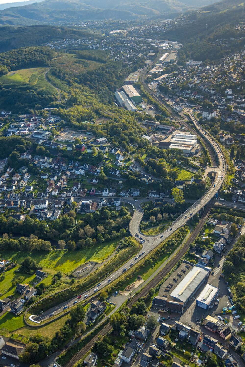 Niederschelden aus der Vogelperspektive: Viadukt der Schnellstraße B62 in Niederschelden im Bundesland Rheinland-Pfalz