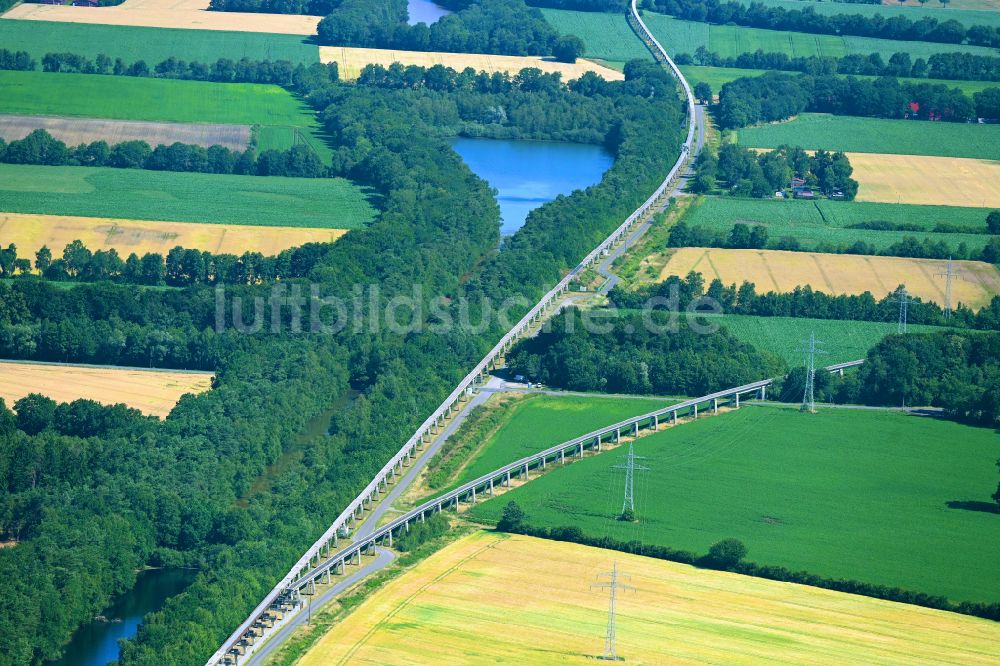Kluse aus der Vogelperspektive: Viaduktverlauf der ehemaligen Transrapid - Teststrecke in Kluse im Bundesland Niedersachsen, Deutschland