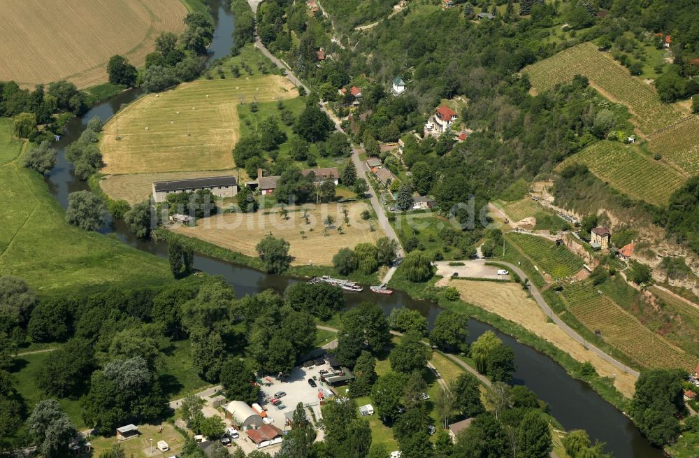Luftaufnahme Naumburg (Saale) - Villa Einfamilienhaus bei den Weingütern am Blütengrund im Ortsteil Großjena in Naumburg (Saale) im Bundesland Sachsen-Anhalt, Deutschland