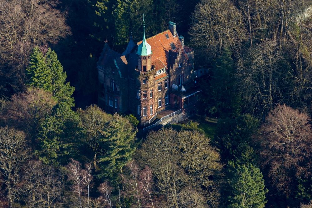 Velbert von oben - Villa Einfamilienhaus in der Gröndelle in Velbert im Bundesland Nordrhein-Westfalen, Deutschland