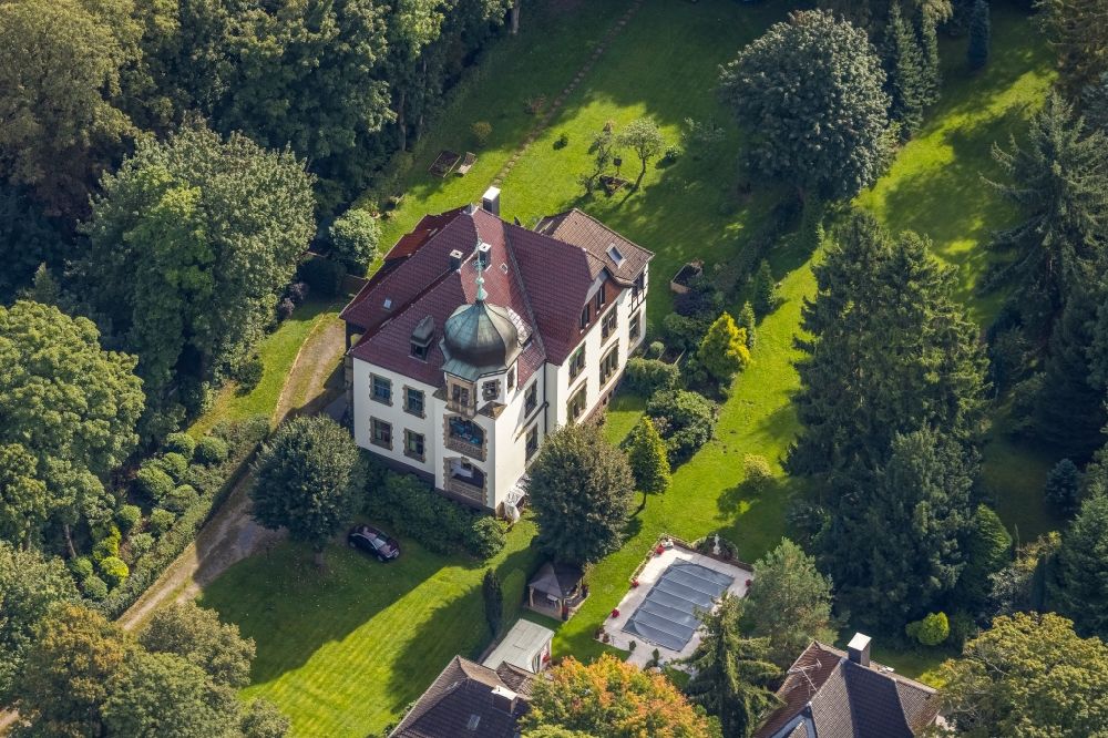Gevelsberg aus der Vogelperspektive: Villa Einfamilienhaus an der Hagener Straße in Gevelsberg im Bundesland Nordrhein-Westfalen, Deutschland