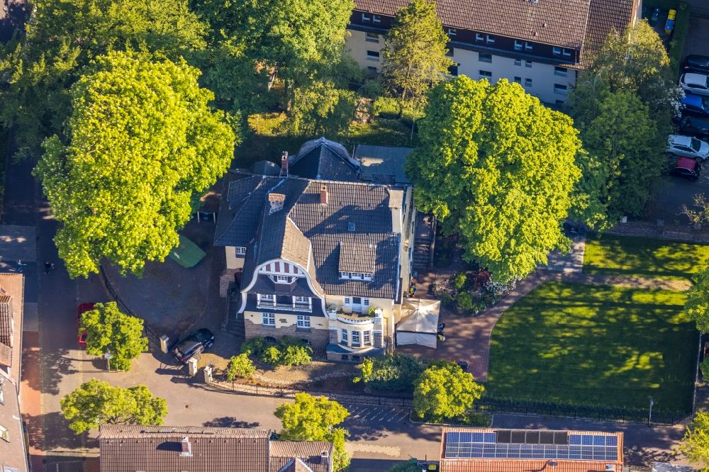Kamen von oben - Villa Einfamilienhaus an der Wimme in Kamen im Bundesland Nordrhein-Westfalen, Deutschland