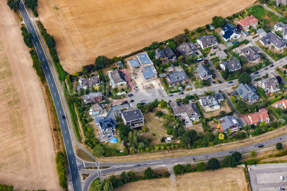 Luftaufnahme Strande - Villa Villen im Wohngebiet einer Einfamilienhaus- Siedlung in Strande im Bundesland Schleswig-Holstein, Deutschland