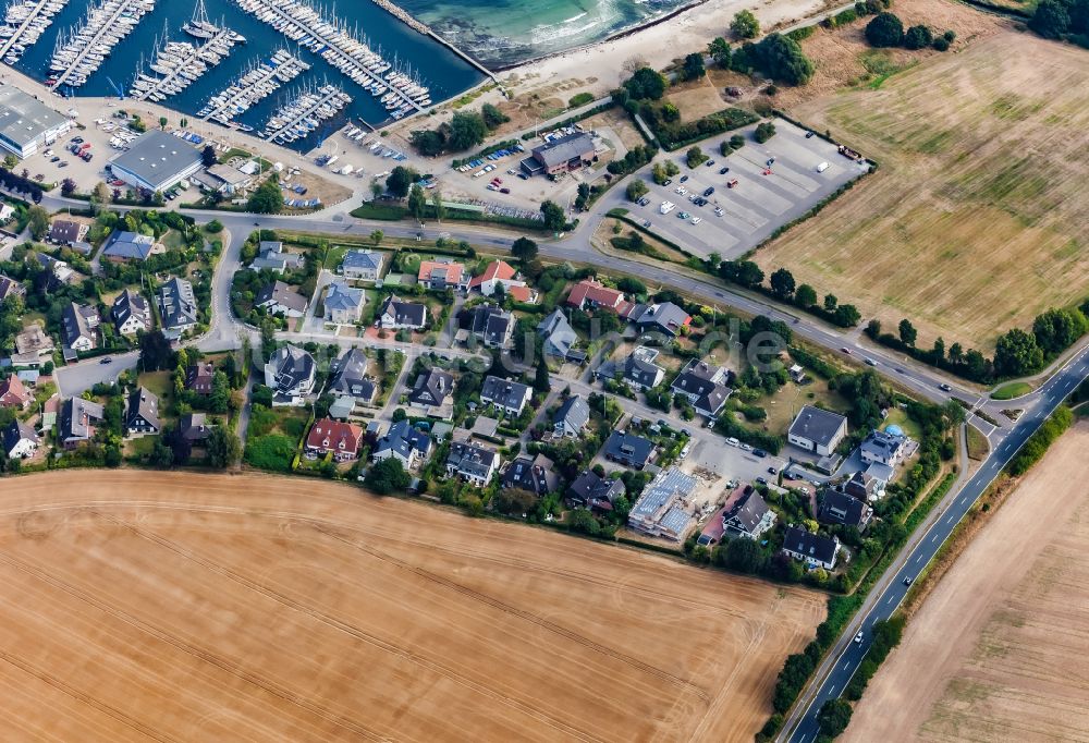 Luftaufnahme Strande - Villa Villen im Wohngebiet einer Einfamilienhaus- Siedlung in Strande im Bundesland Schleswig-Holstein, Deutschland