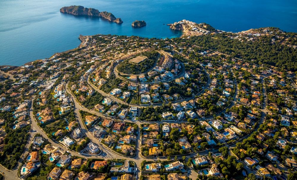 Luftbild Santa Ponca - Villa im Wohngebiet einer Einfamilienhaus- Siedlung in Santa Ponca auf der balearischen Mittelmeerinsel Mallorca, Spanien