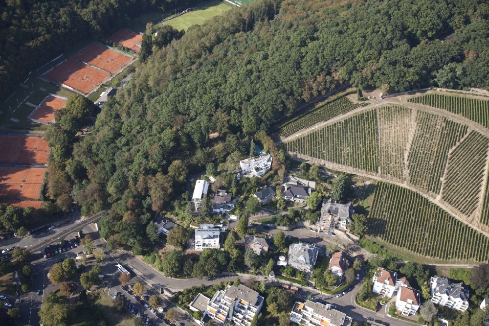 Luftaufnahme Wiesbaden - Villen im Wohngebiet einer Einfamilienhaus- Siedlung im Bereich Neroberg in Wiesbaden im Bundesland Hessen