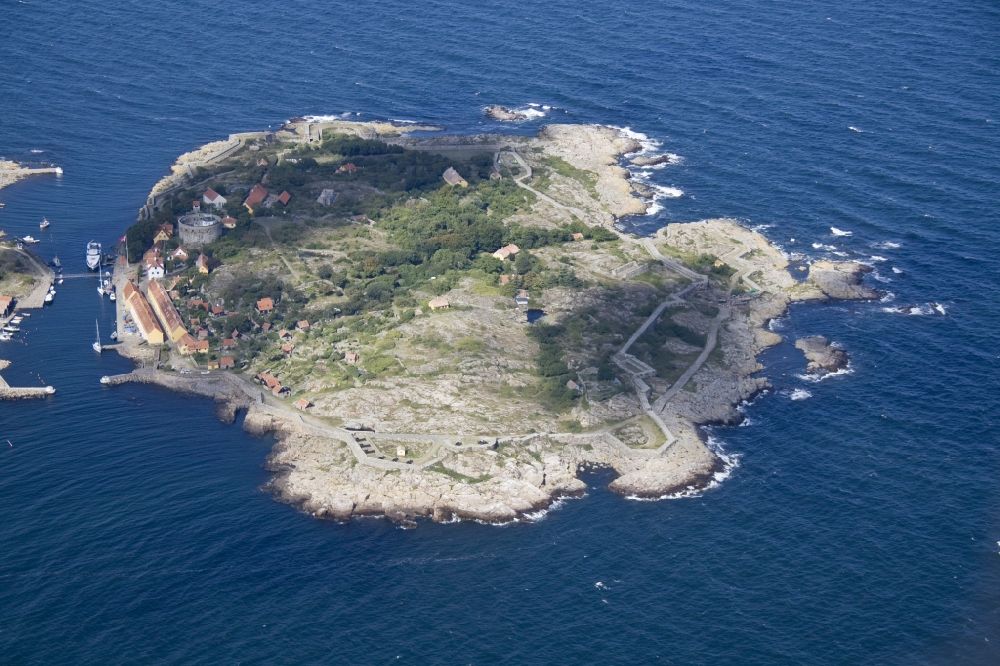 Christianso von oben - Vogelinsel Grasholm der Inselgruppe der Erbseninseln ( Ertholmene ) in der Ostsee in Dänemark
