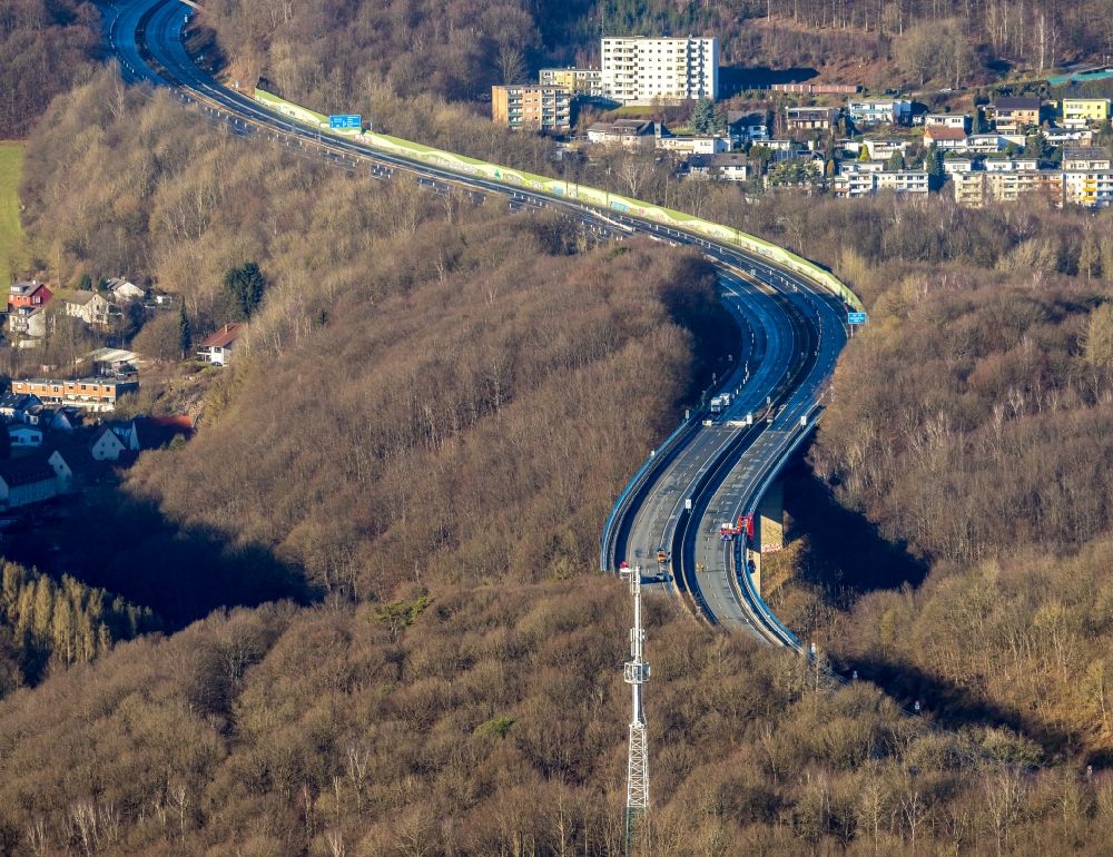 Oberrahmede von oben - Vollsperrung des Autobahn- Brückenbauwerk der BAB A45 Talbrücke Rahmede in Oberrahmede im Bundesland Nordrhein-Westfalen, Deutschland